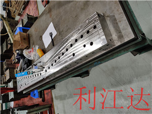 1600熔噴布模具